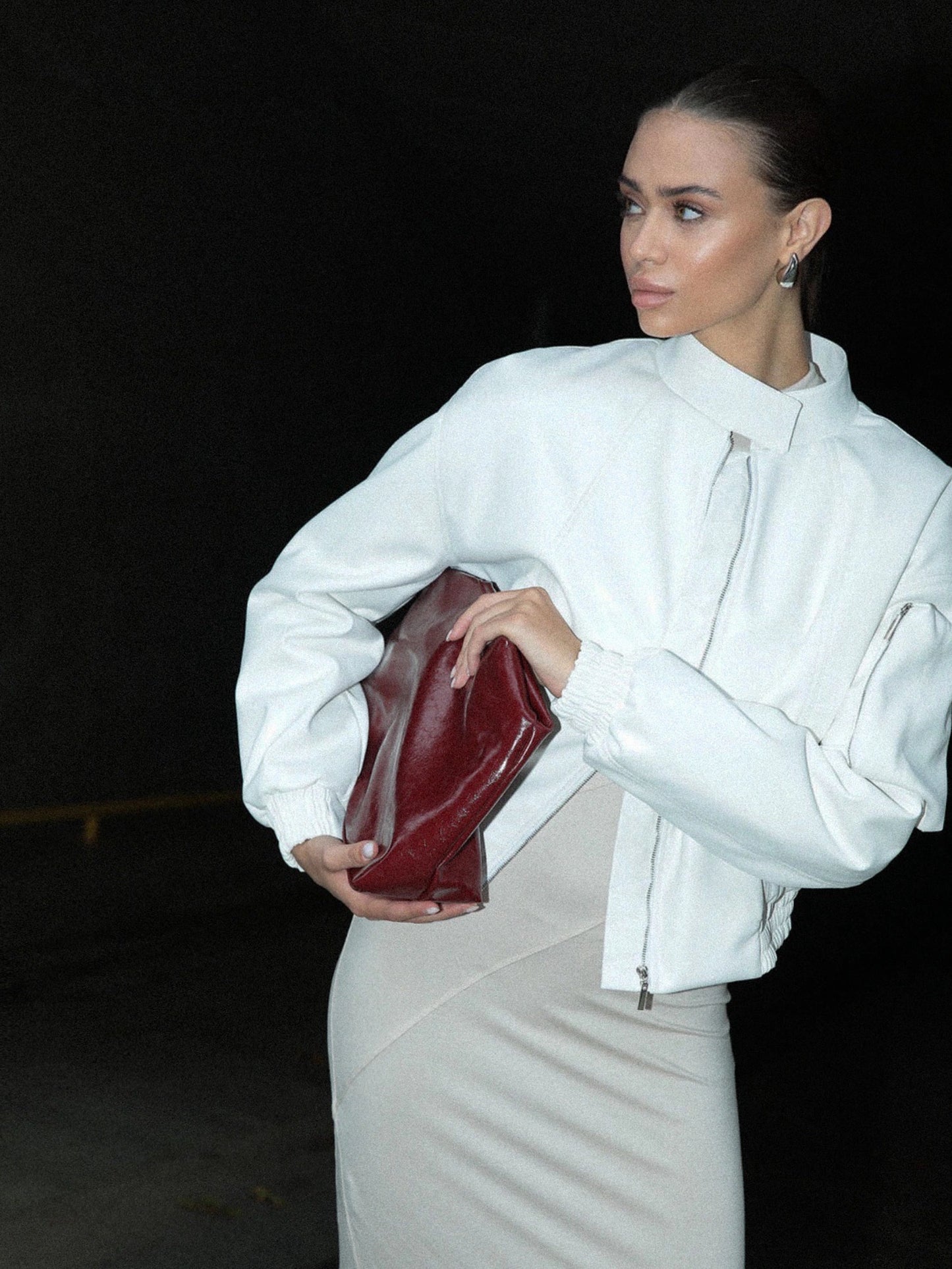 Молочний BOMBER-JACKET